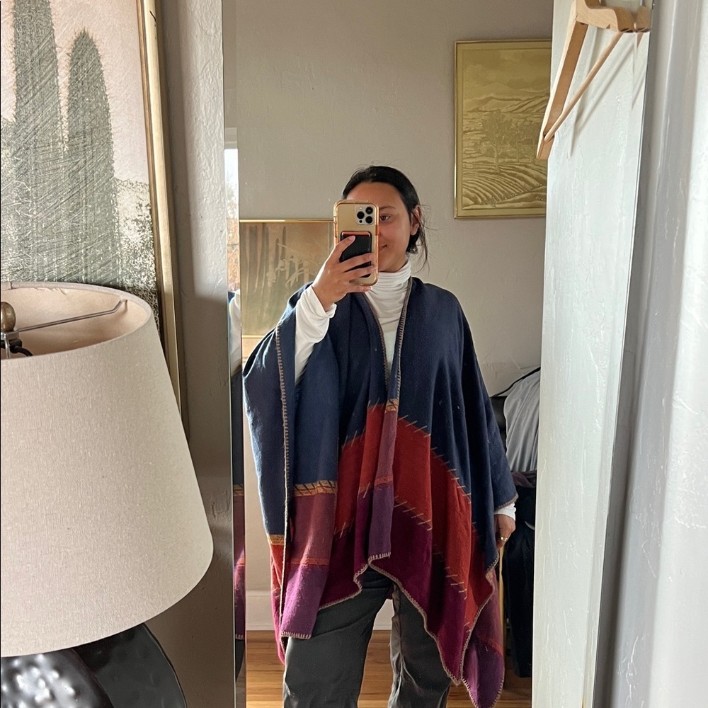 Francesca's Collections Navy and Tan Knit Top/shaw/poncho - Picture 2 of 6